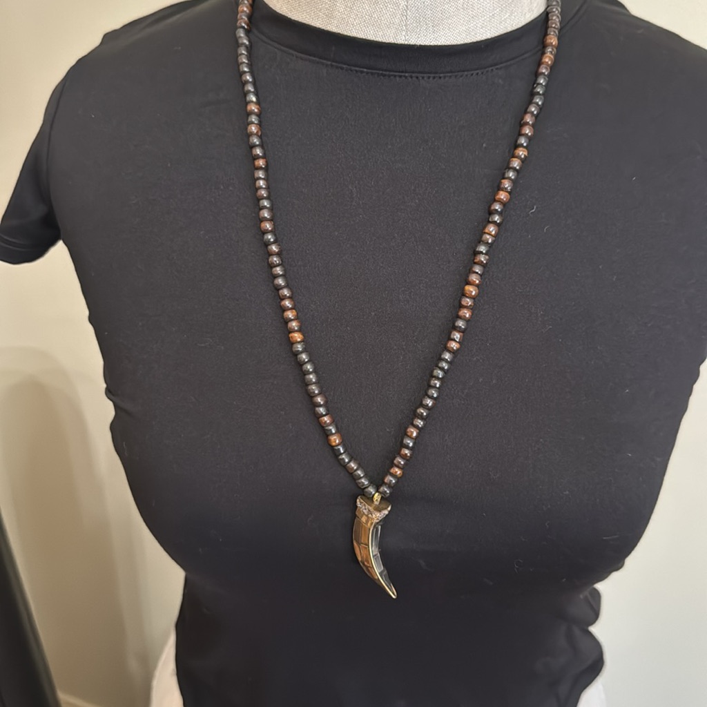 Long Necklace W Horn 10$